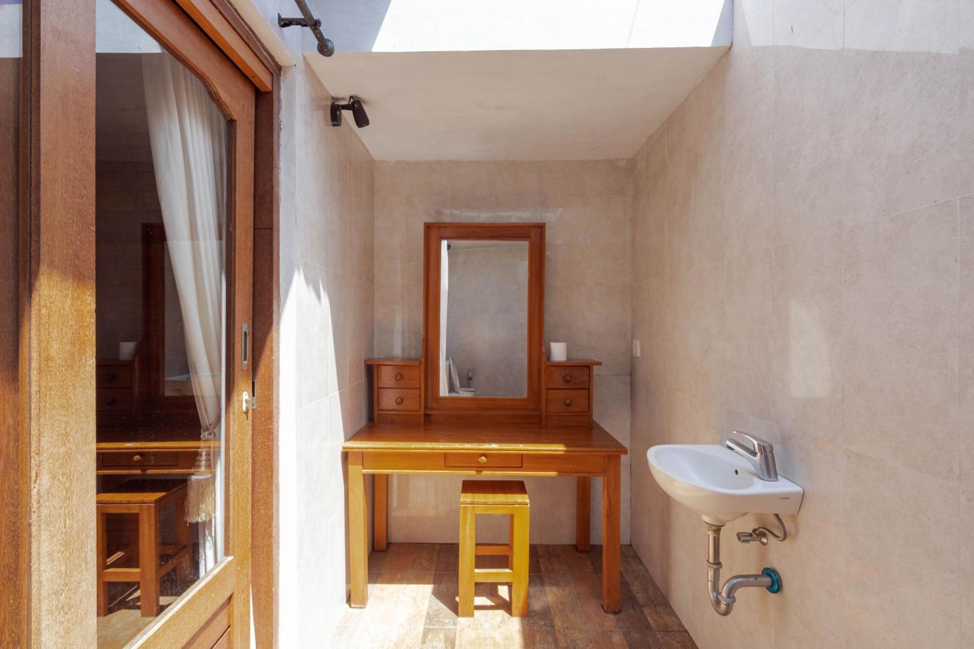 Brisk Homestay Uluwatu Redpartner Екстер'єр фото